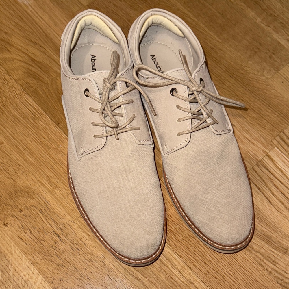 Abound Men's Beige Oxfords